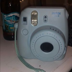poloroid instax mini 8!